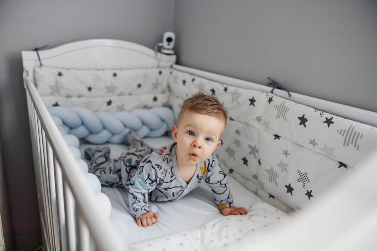 Jakie łóżeczko dla niemowlaka wybrać?